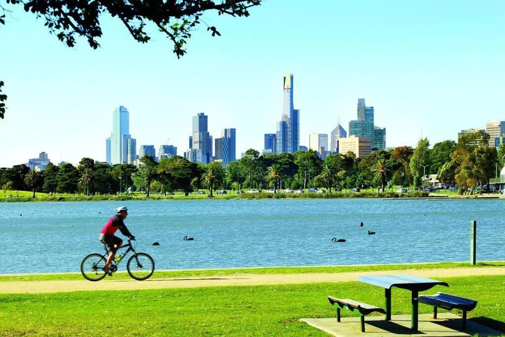Big A1 Art Deco With Stunning & Views * Melbourne